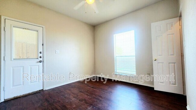 Building Photo - 107 Collett Ct