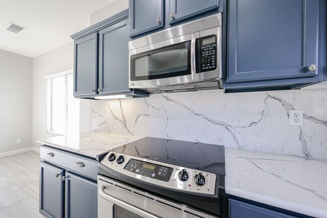 Building Photo - 16039 N 19th Dr