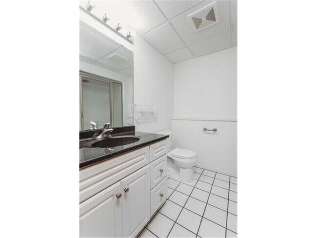 Building Photo - 17583 Foxboro Ln