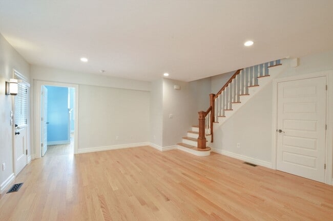 Building Photo - 66 Tucker Ln