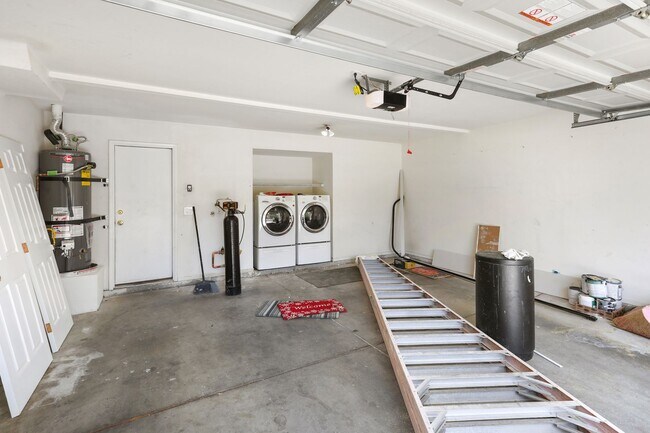 Building Photo - 2641 Starfish Ct