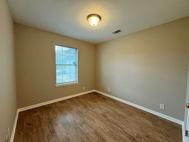 Building Photo - 219 Crystal Knoll Blvd