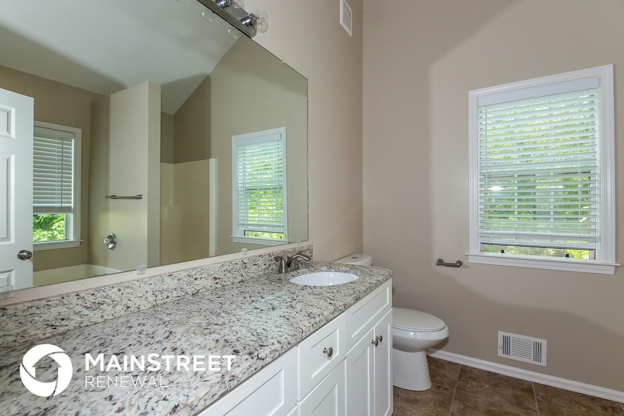 Building Photo - 121 Aristocratic Way