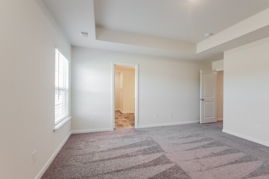 Building Photo - 135 King Buck Dr