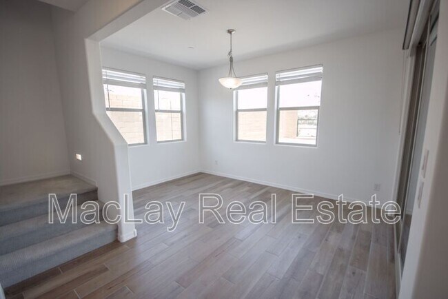 Building Photo - 21326 W Roanoke Ave