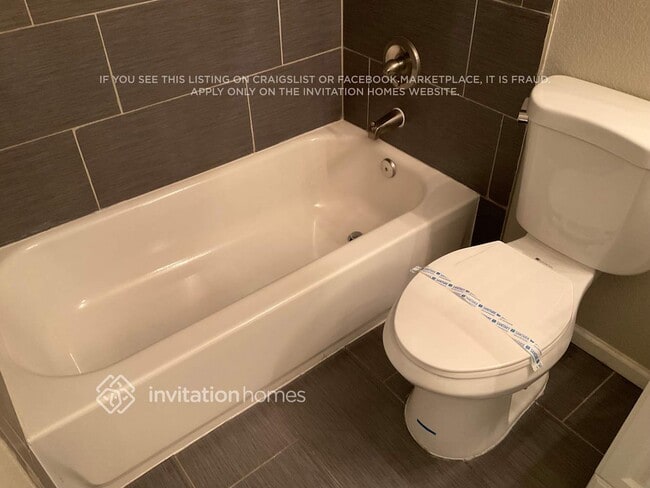 Building Photo - 20581 E Bellewood Pl