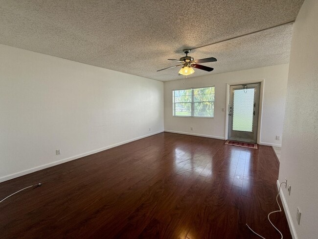 Building Photo - 28 Easthampton B