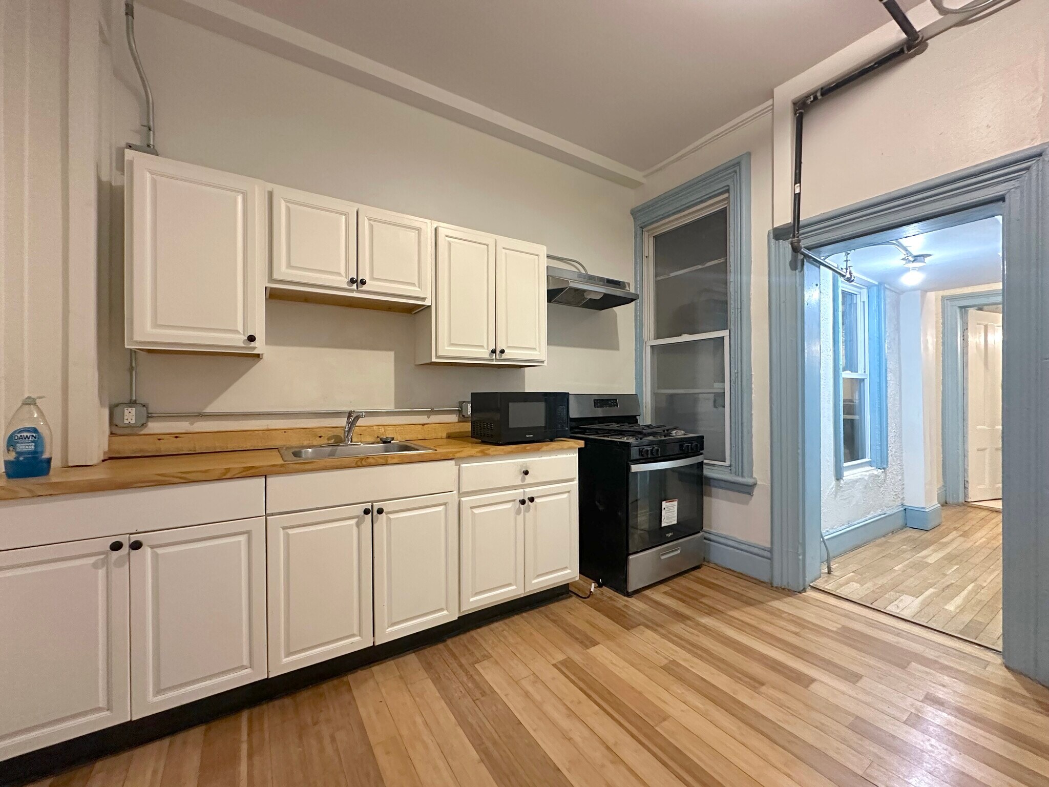 Building Photo - 56 Dubois St