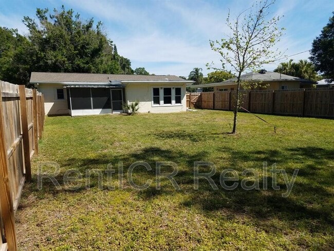 Building Photo - 3072 Meadow View Ave