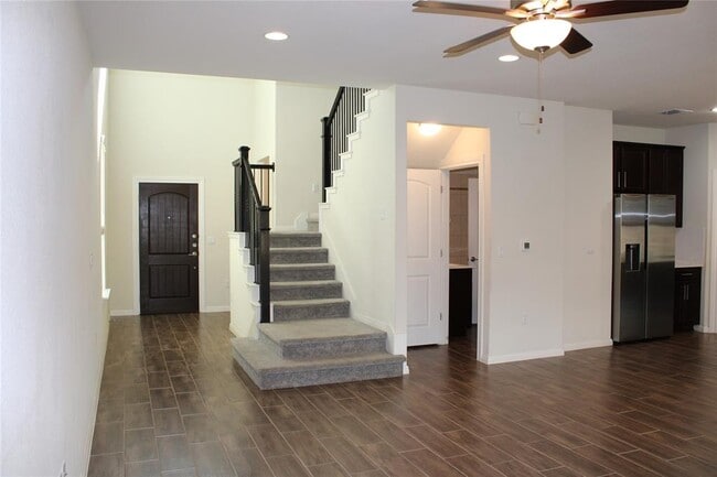 Building Photo - 13902 Ilex Dr