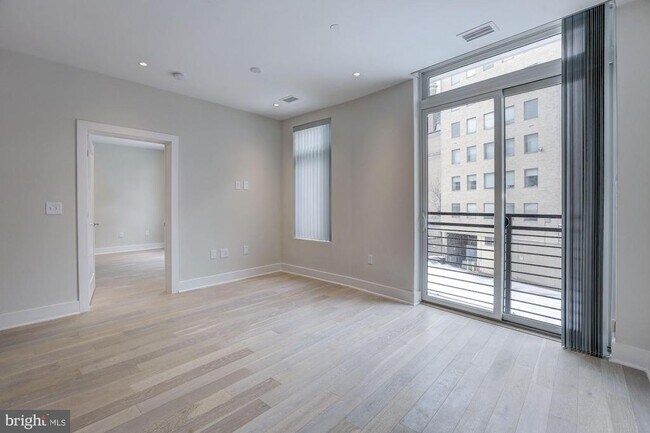 Building Photo - 1745 N St NW