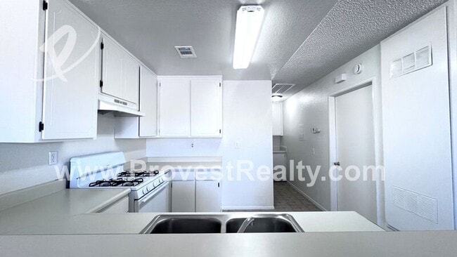 Building Photo - 22544 Sioux Rd