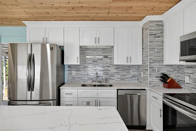 Building Photo - 2444 34th Ave N