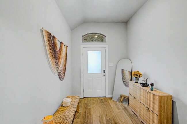 Building Photo - Experience Princeton Lifestyle