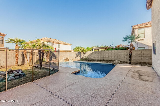 Building Photo - 15554 W Gelding Dr