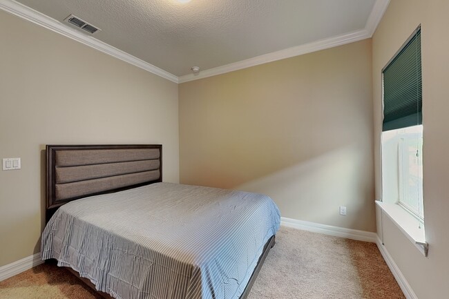Building Photo - 10713 BERRY Crk Rd