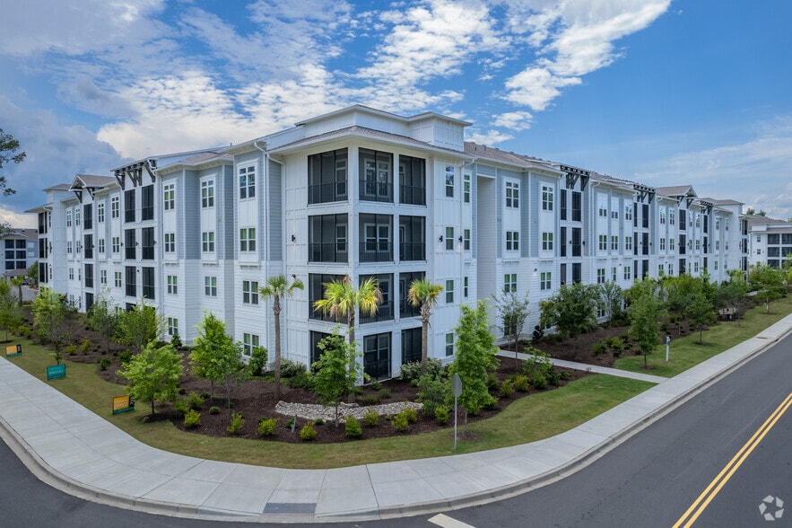 Building Photo - Botanic at Ingelside