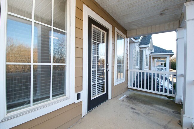 Building Photo - Spacious 3-Bedroom Condo Near Auburn University!