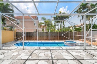 Building Photo - 10425 Buena Ventura Dr