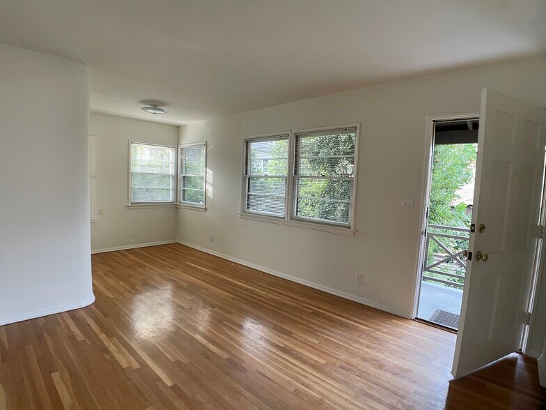 Living Room - 1008 Euclid St