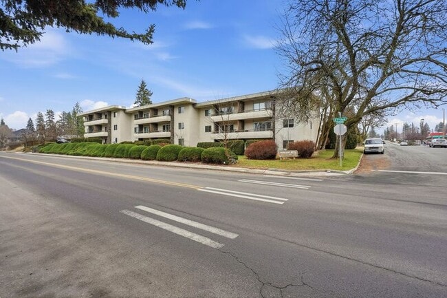 Building Photo - 3102 E 27th Ave