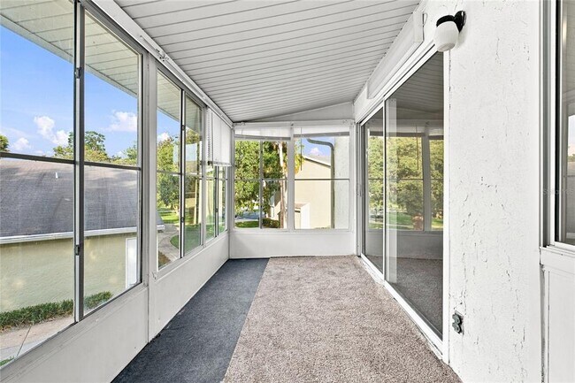 Building Photo - 570 Bahia Cir