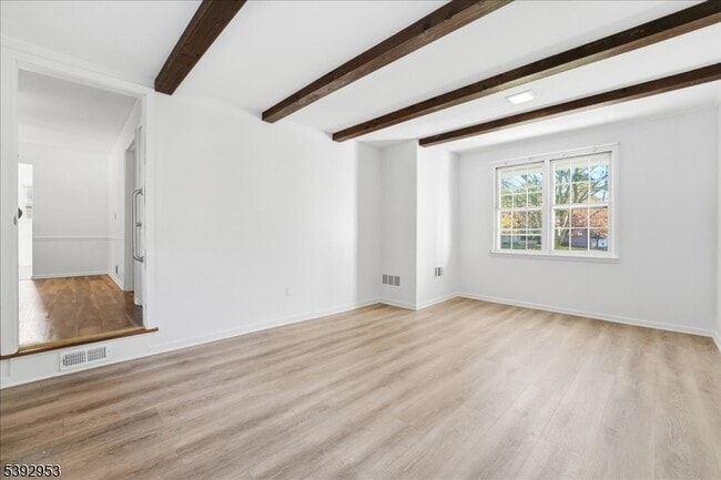 Building Photo - 35 Brooktree Rd