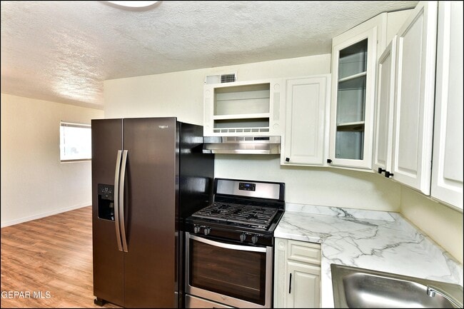 Building Photo - 10324 Newport Dr