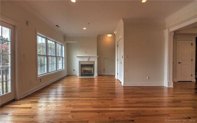 Building Photo - 467 New Haven Ave