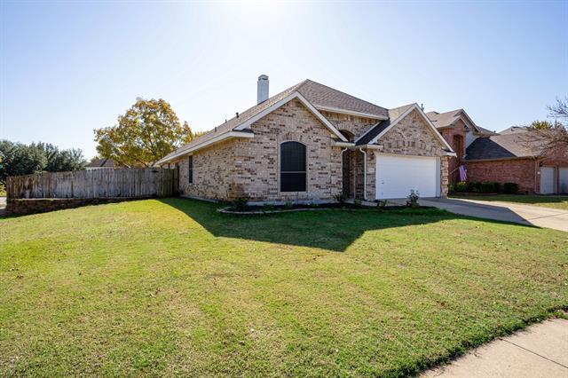 Building Photo - 2701 Chatsworth Dr