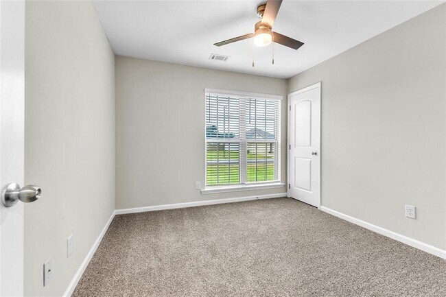 Building Photo - 1823 Landing Pl
