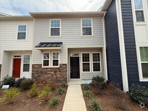 Building Photo - Brand New Townhome in Uptown Charlotte!