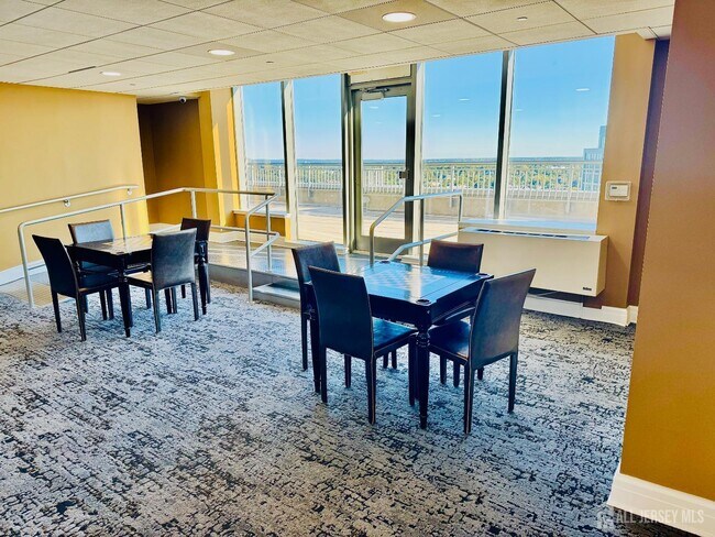 Building Photo - 1 Spring St