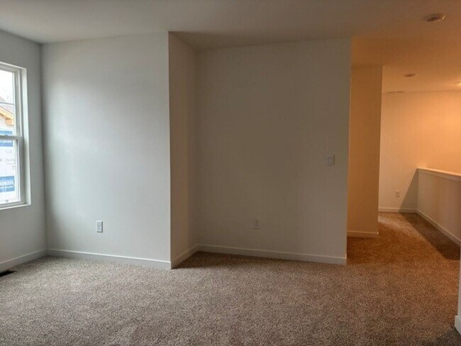 Building Photo - Brand New 3 Bedroom - 2.5 Bath Condo in Union Grove
