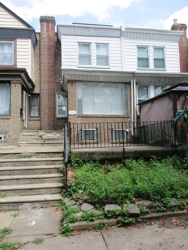 Building Photo - 4153 Stirling St