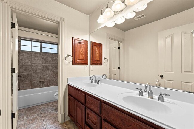 Building Photo - 2908 Arbor Ct