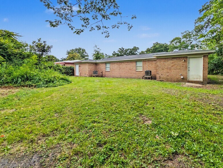 Building Photo - 1007 Winton Ave