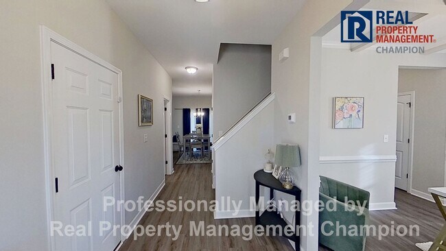 Building Photo - Spacious 3 BD/2.5 BA Home with Office Featuring Open Floorplan