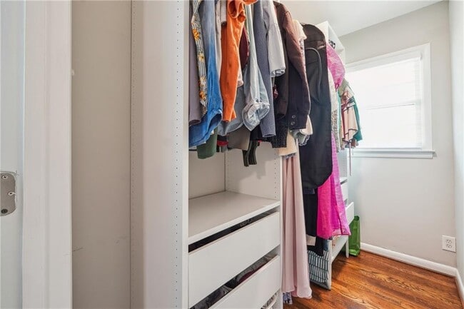 Building Photo - 3483 Glensford Dr