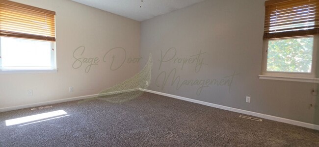 Building Photo - 13944 S Raintree Dr