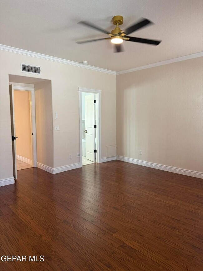 Building Photo - 3737 Tierra Campa Dr