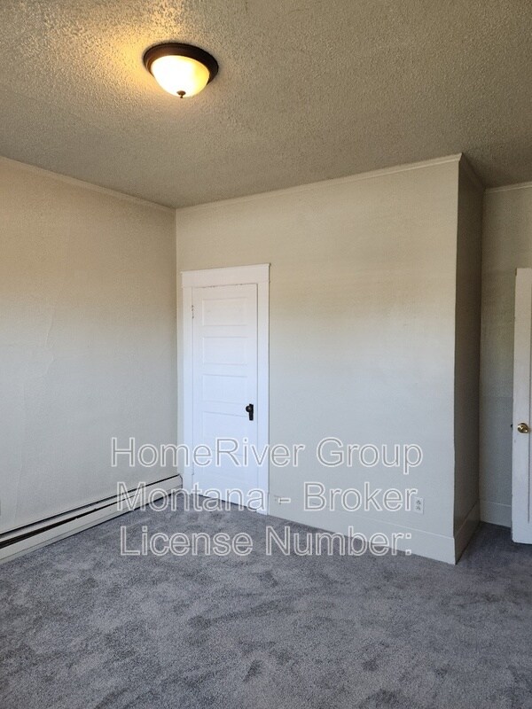 Building Photo - 542 S 3rd St W