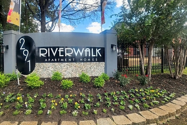 Riverwalk Apartment Homes in Conroe, TX - Riverwalk Apartment Homes