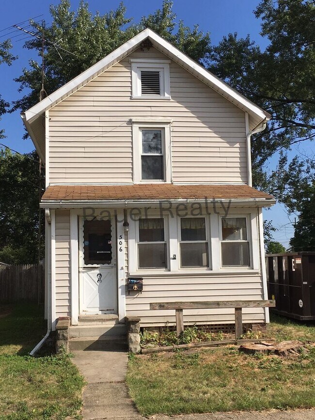 Building Photo - Renovated Two Bedroom Home
