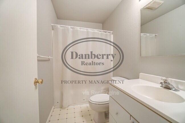 Building Photo - 3704 Willow Run Dr
