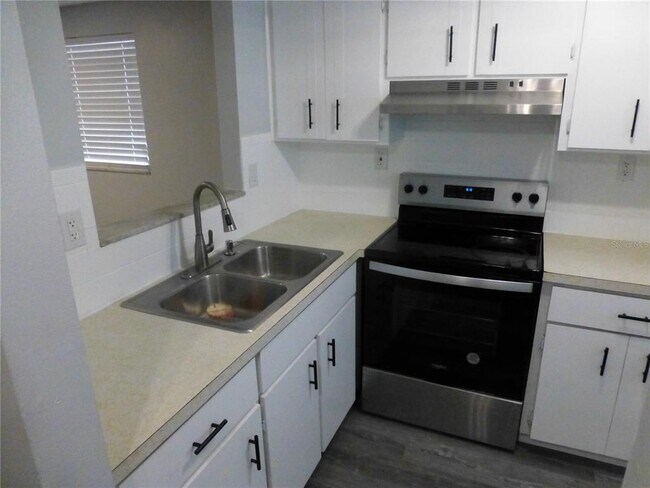 Building Photo - 5420 Reef Dr