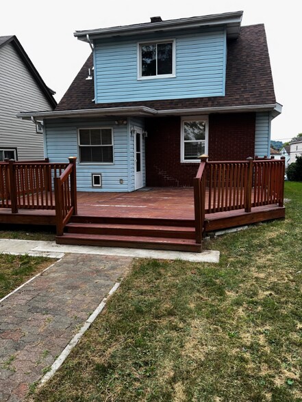 Building Photo - 527 Flynn Ave