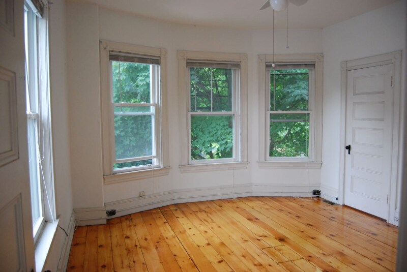 Building Photo - 322 Merrimac St