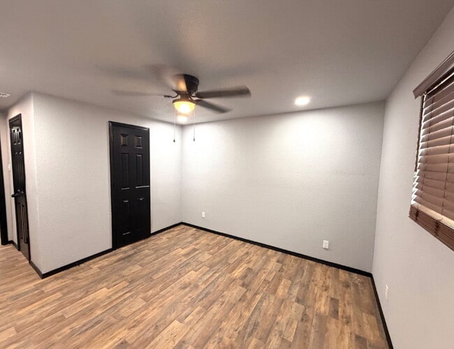 Building Photo - Move in Special, $500 off first full month of rent!