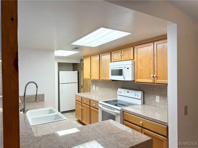 Building Photo - 7916 Center St